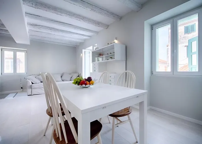 펜션 Zoia's Kut House