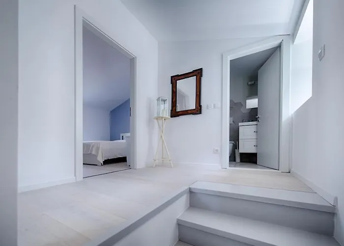 Zoia's Kut House 비스