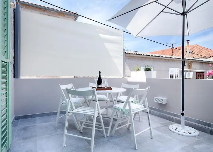 펜션 Zoia's Kut House 비스